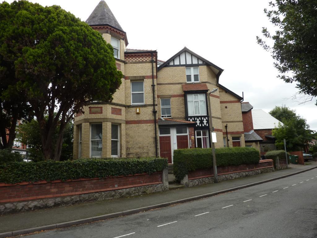 1 Bed Flat Property for Sale in Old Colwyn, LL29 9PW