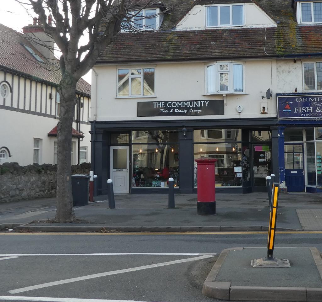 Commercial Premises Property for Sale in LLandudno, LL30 2BW