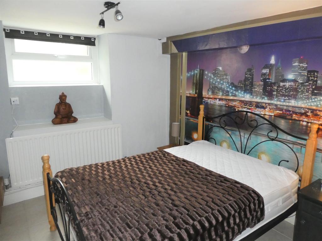 7 Bedroom Semi-Detached for Sale in Trefriw, LL27 0JJ
