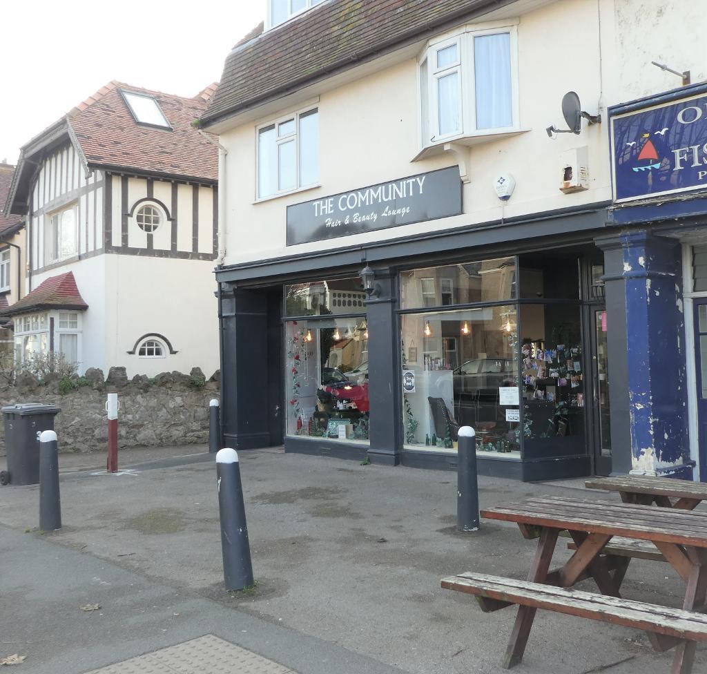 Commercial Premises for Sale in LLandudno, LL30 2BW